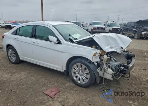 2012 Chrysler 200 Lx z USA, uszkodzony, nr VIN 1C3CCBAG7CN171948